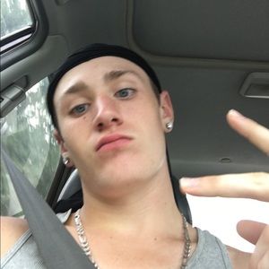 Meet your Posher, Logan